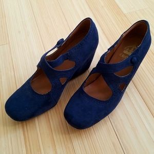 Crown Vintage Blue Faux Suede Wedges size 10